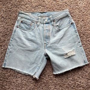 Levi’s midi 501’s